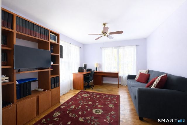 98 Scofield Avenue, Stamford, CT 06906