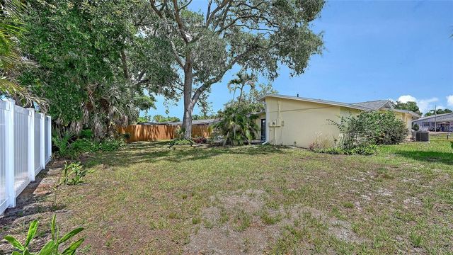2706 WHITE SANDS DRIVE, Sarasota, FL 34231