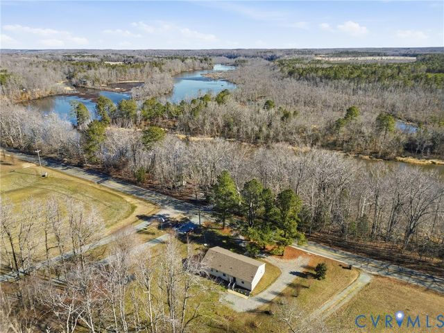 13714 W River Rd, King William, VA 23086