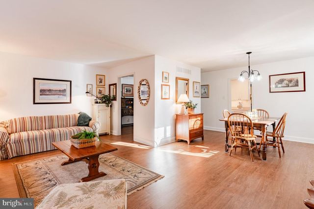 23 WOODEN BRIDGE CT, Southampton, PA 18966