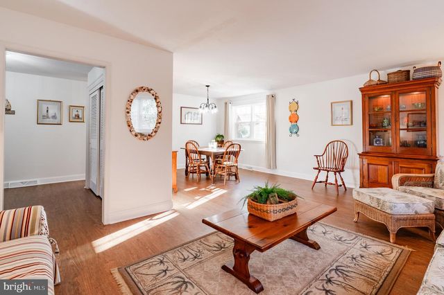 23 WOODEN BRIDGE CT, Southampton, PA 18966