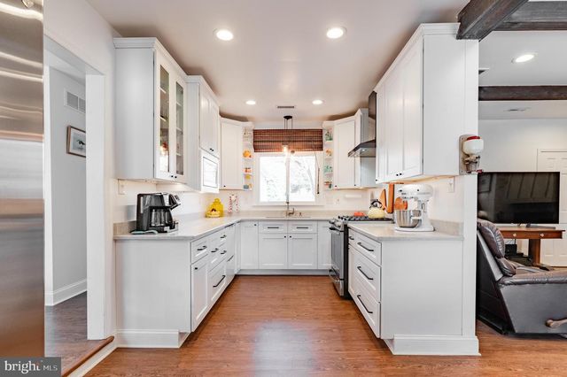 23 WOODEN BRIDGE CT, Southampton, PA 18966