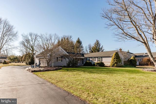 23 WOODEN BRIDGE CT, Southampton, PA 18966