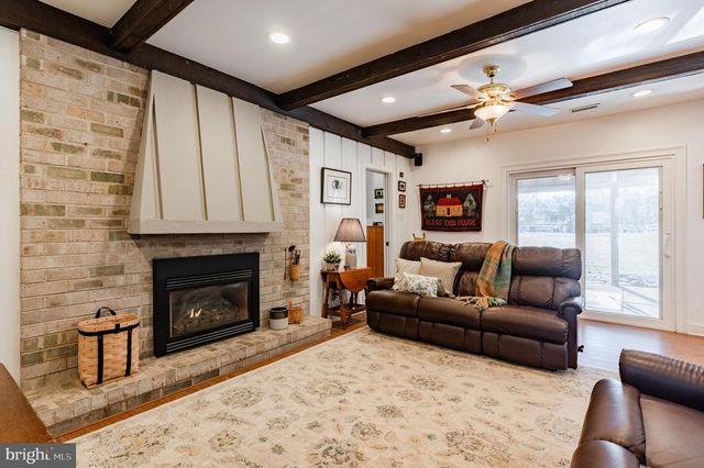 23 WOODEN BRIDGE CT, Southampton, PA 18966