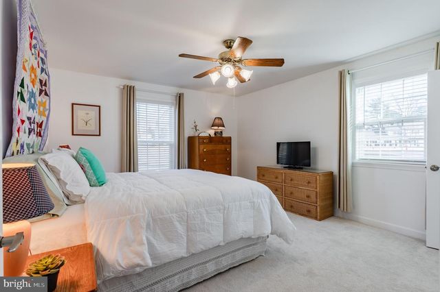 23 WOODEN BRIDGE CT, Southampton, PA 18966