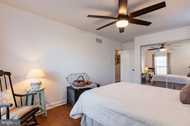 23 WOODEN BRIDGE CT, Southampton, PA 18966