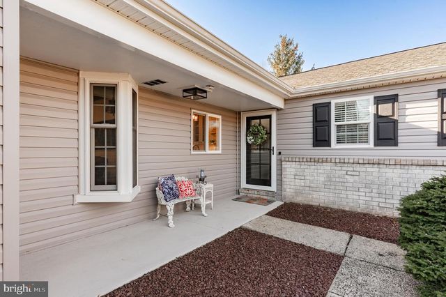 23 WOODEN BRIDGE CT, Southampton, PA 18966