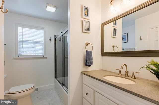 23 WOODEN BRIDGE CT, Southampton, PA 18966