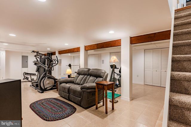 23 WOODEN BRIDGE CT, Southampton, PA 18966