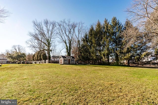 23 WOODEN BRIDGE CT, Southampton, PA 18966