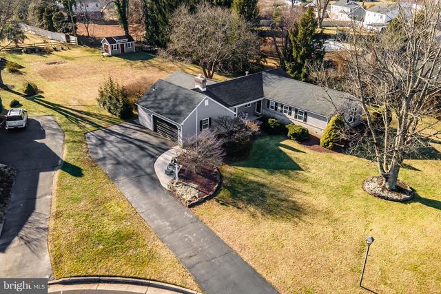 23 WOODEN BRIDGE CT, Southampton, PA 18966