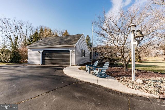 23 WOODEN BRIDGE CT, Southampton, PA 18966