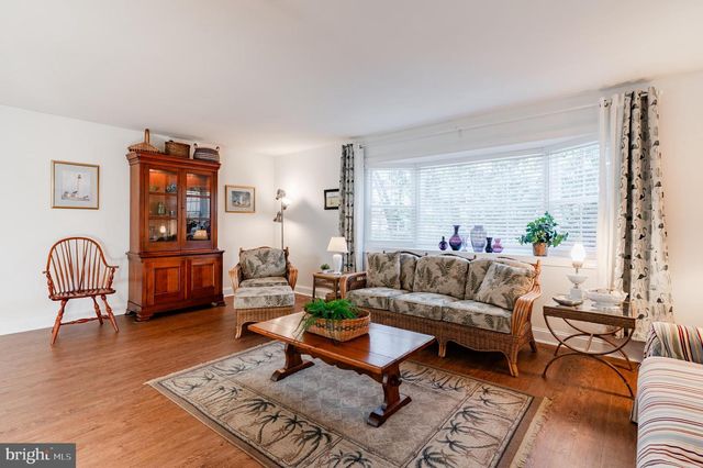 23 WOODEN BRIDGE CT, Southampton, PA 18966