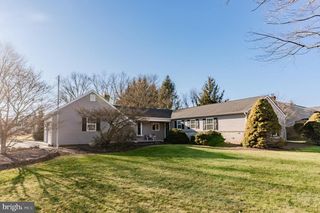 23 WOODEN BRIDGE CT, Southampton, PA 18966