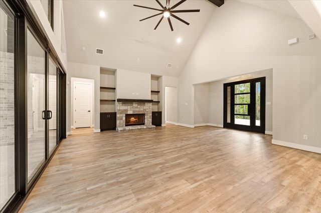 105 Sanctuary Road, Huntsville, TX 77340