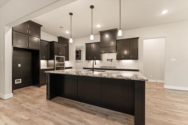 105 Sanctuary Road, Huntsville, TX 77340