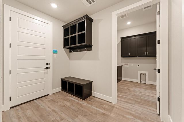 105 Sanctuary Road, Huntsville, TX 77340