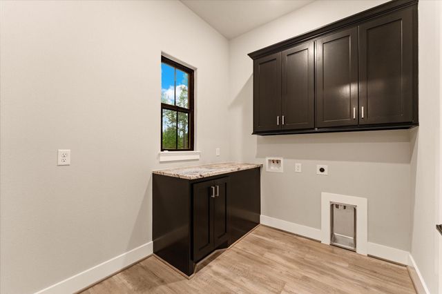 105 Sanctuary Road, Huntsville, TX 77340