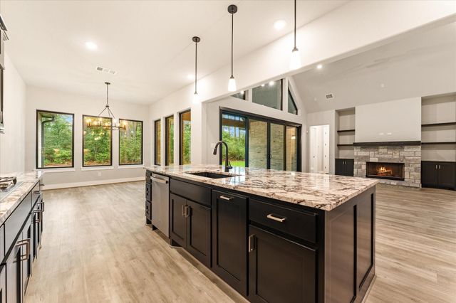 105 Sanctuary Road, Huntsville, TX 77340