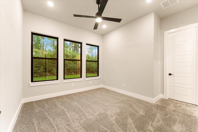 105 Sanctuary Road, Huntsville, TX 77340