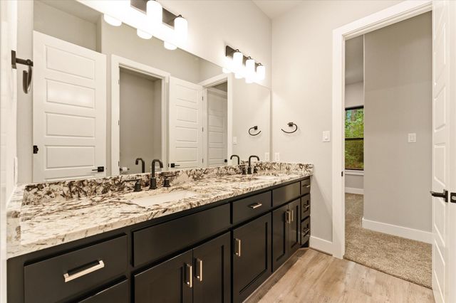 105 Sanctuary Road, Huntsville, TX 77340