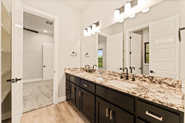 105 Sanctuary Road, Huntsville, TX 77340