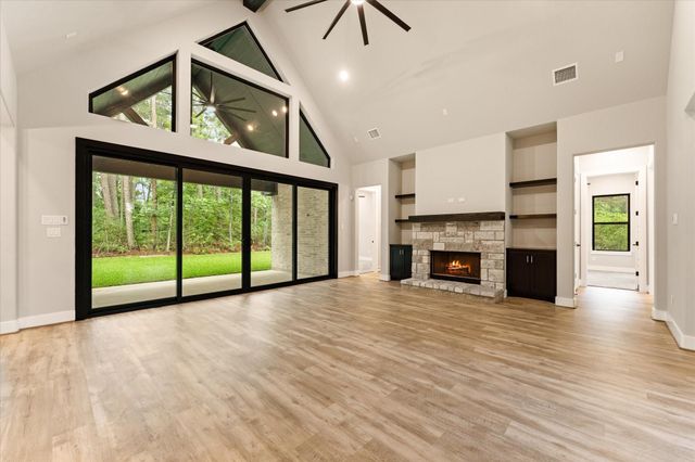 105 Sanctuary Road, Huntsville, TX 77340