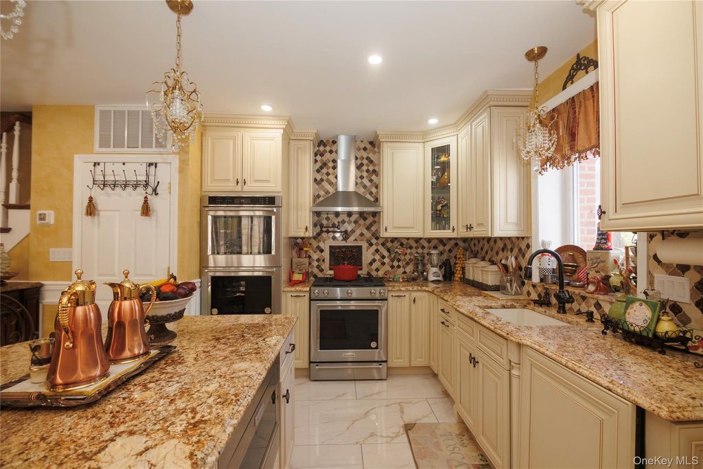1715 Hering Avenue, Bronx, NY 10461 — photo 2