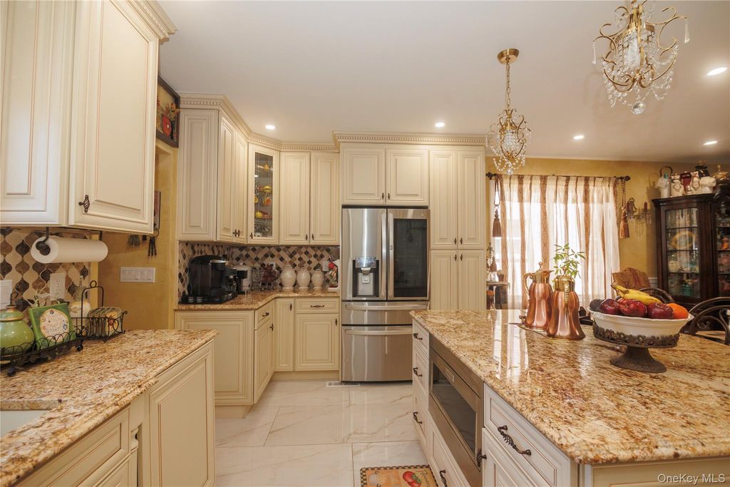 1715 Hering Avenue, Bronx, NY 10461 — photo 4