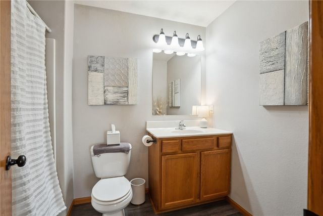 1727 Hunters Creek Way, Marion, IA 52302