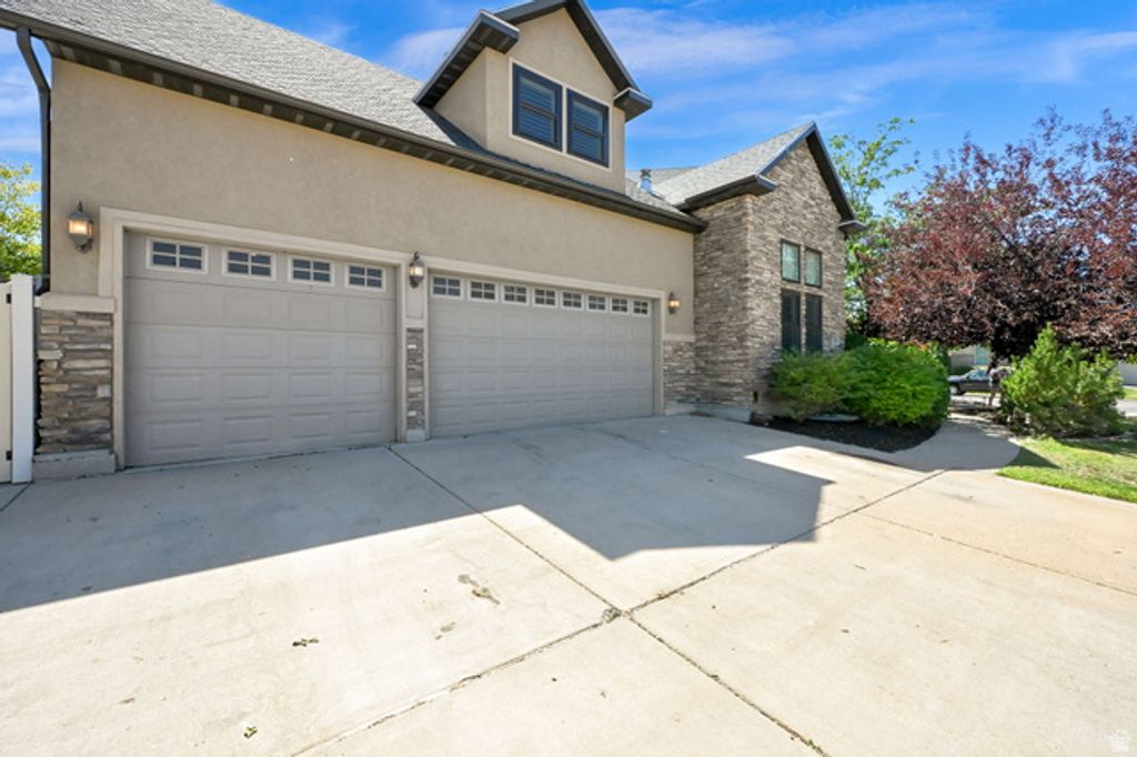579 W 2400 S, Syracuse, UT 84075 — photo 3
