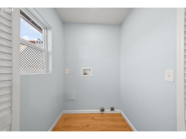 1530 Se HAMILTON St, Roseburg, OR 97470