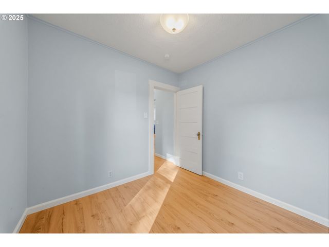 1530 Se HAMILTON St, Roseburg, OR 97470