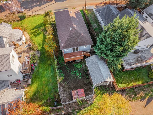 1530 Se HAMILTON St, Roseburg, OR 97470