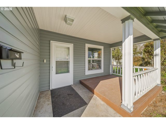 1530 Se HAMILTON St, Roseburg, OR 97470