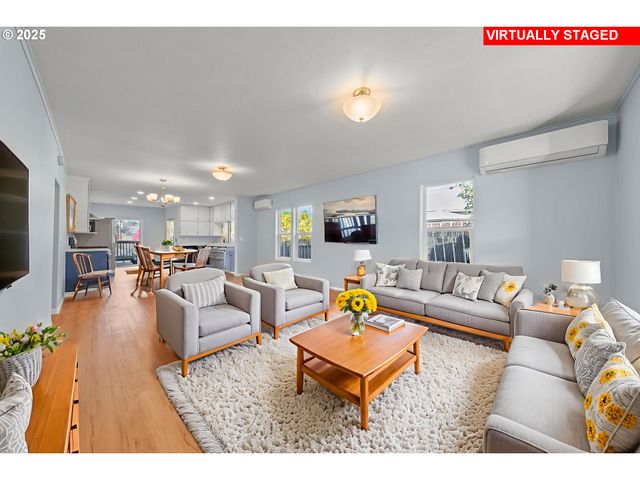 1530 Se HAMILTON St, Roseburg, OR 97470