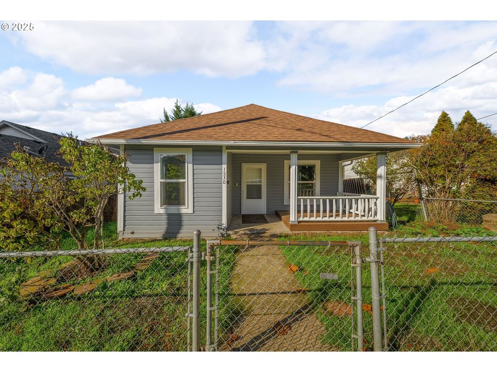 1530 Se HAMILTON St, Roseburg, OR 97470