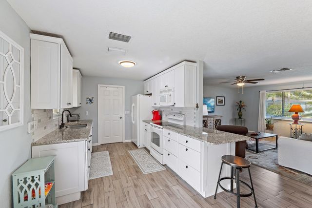 372 Franklin Road, Tequesta, FL 33469
