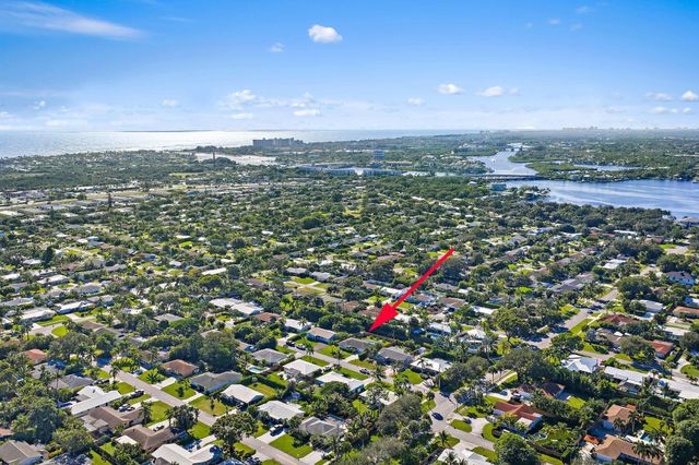 372 Franklin Road, Tequesta, FL 33469