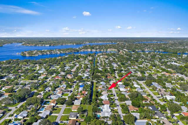 372 Franklin Road, Tequesta, FL 33469