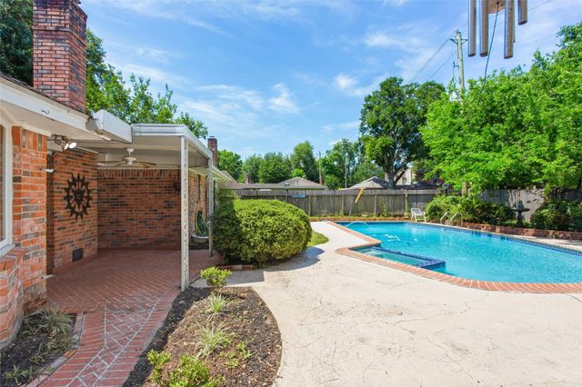 5622 Long Creek Lane, Houston, TX 77088