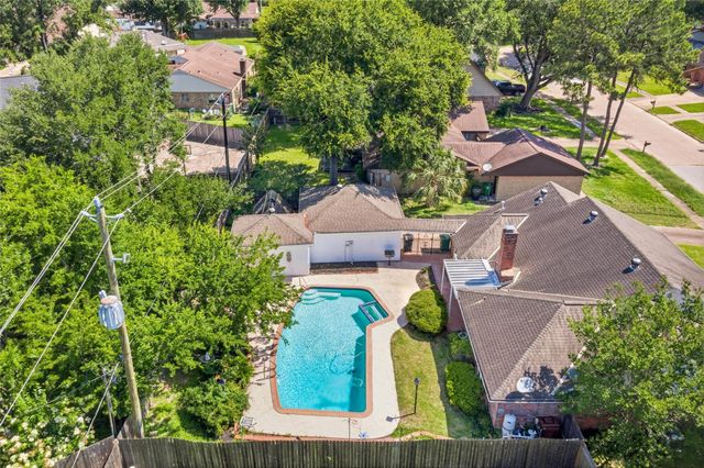 5622 Long Creek Lane, Houston, TX 77088