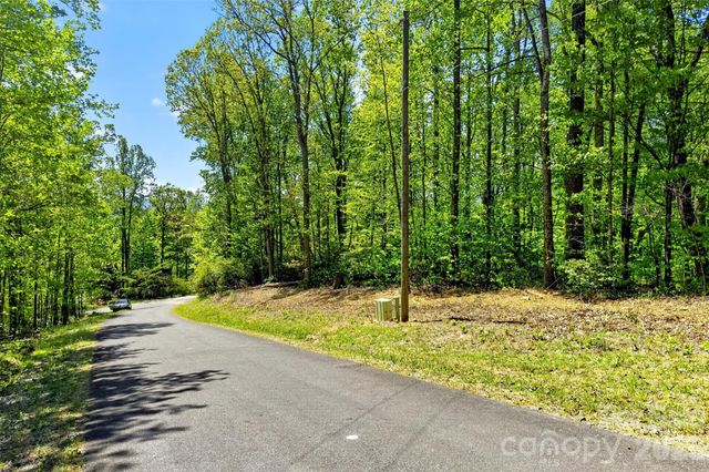 7 Gateway Parkway, Old Fort, NC 28762