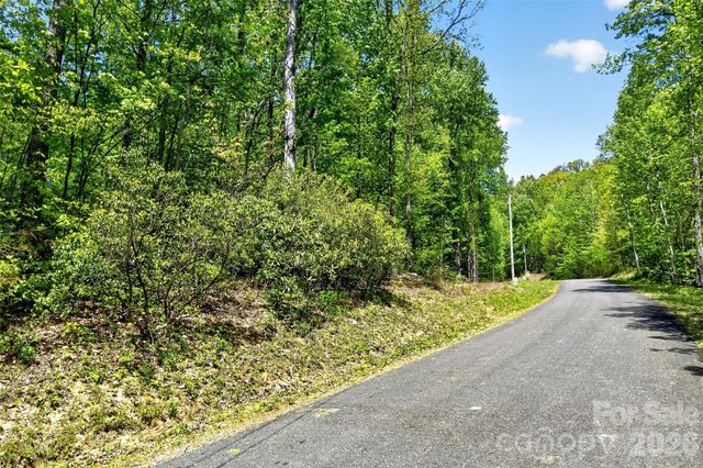 7 Gateway Parkway, Old Fort, NC 28762