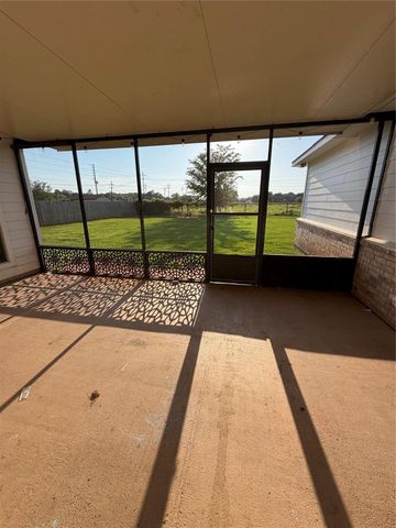 14049 Overstreet Drive, Willis, TX 77318