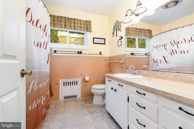 400 CHESTNUT ST, Enola, PA 17025