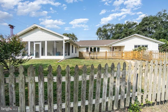 400 CHESTNUT ST, Enola, PA 17025
