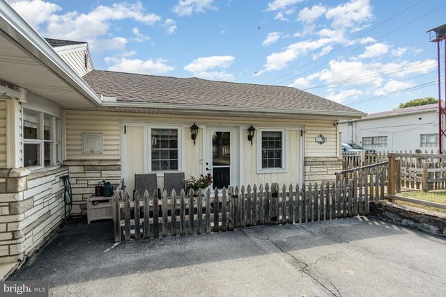 400 CHESTNUT ST, Enola, PA 17025