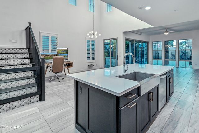 12110 W DALE Lane, Peoria, AZ 85383