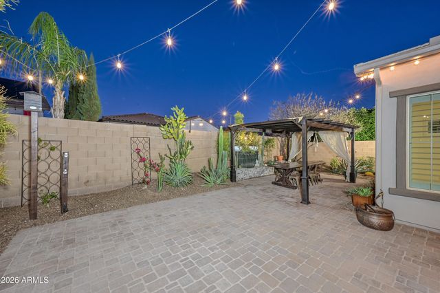 12110 W DALE Lane, Peoria, AZ 85383